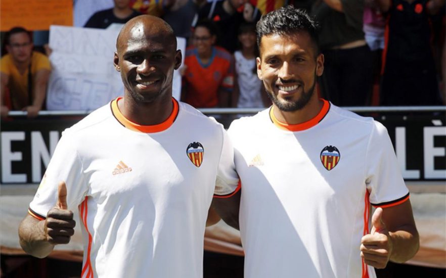 Три футболиста Валенсии сообщили о зараженности коронавирусом